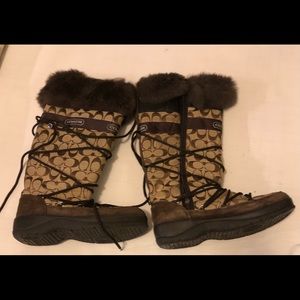 COACH Logo  Winter Boots Women Canvas/ Suede/ Fur SIze 8.5